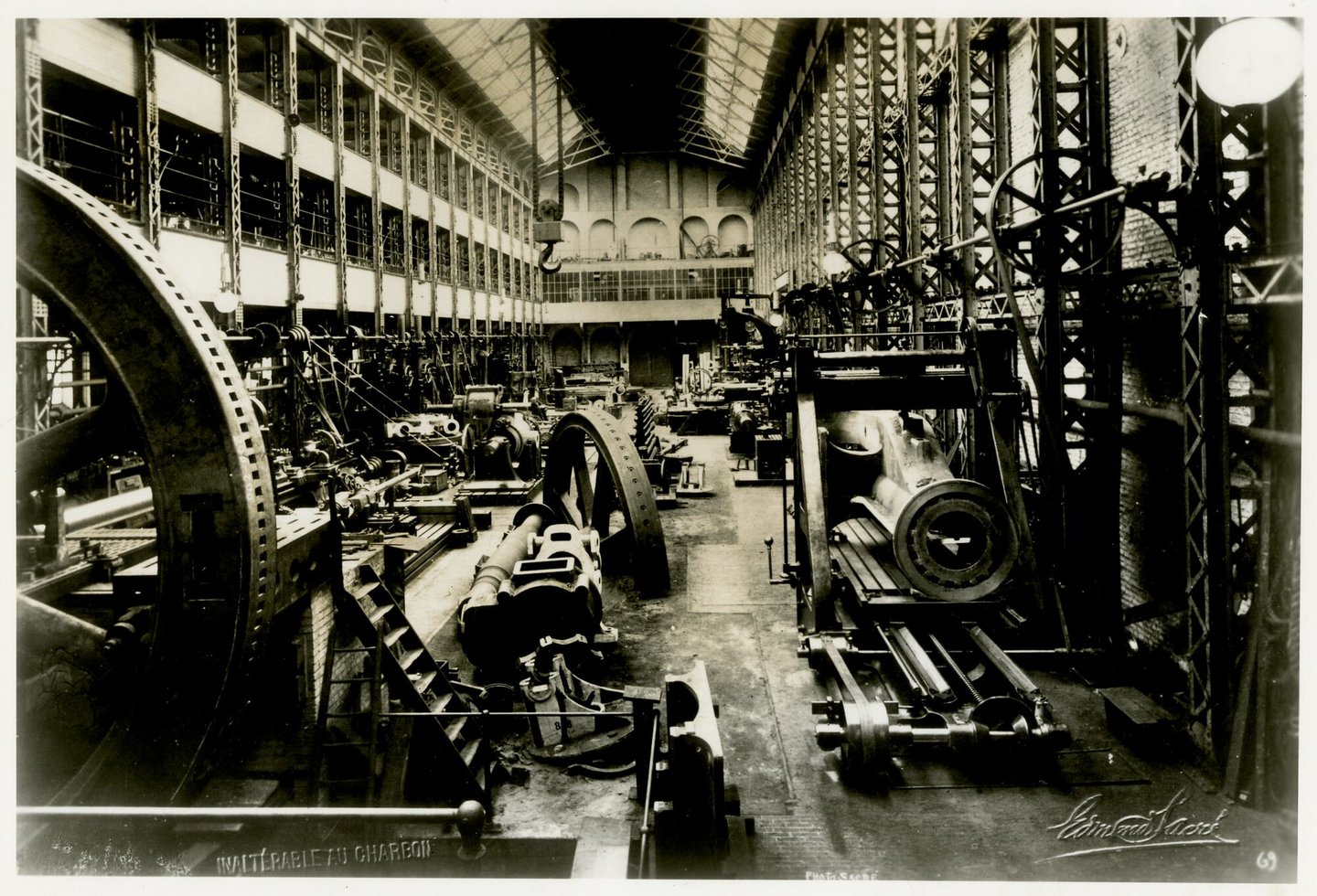 Machinewerkplaats met verschillende werktuigmachines van Van den Kerchove in Gent