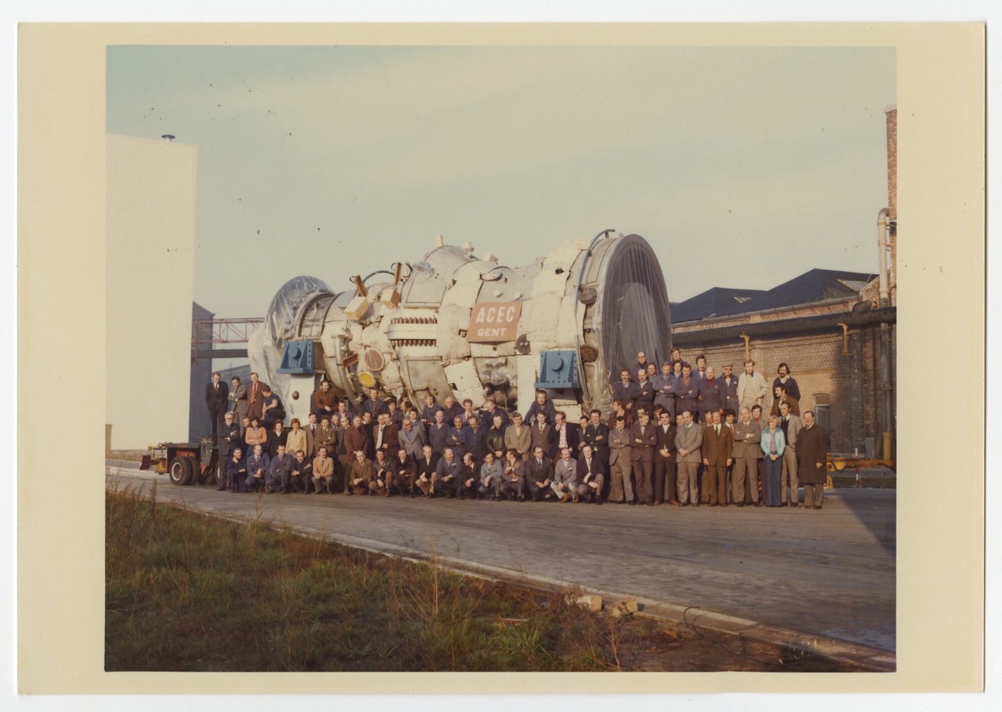 Transport van gasturbine geproduceerd door machinebouwer ACEC-Westinghouse in Gent